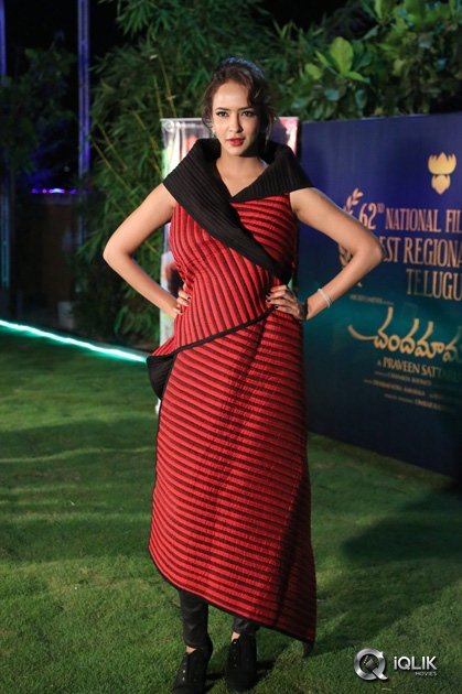 Lakshmi-Manchu-at-Chandamama-Kathalu-Team-Celebrating-National-Award